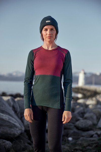 Dámské triko Devold Lauparen Merino 190 Shirt WMN Beetroot/Woods/Ink GO-245-226-A-740A 25/26