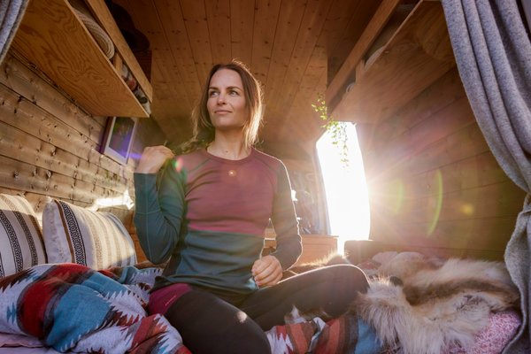 Dámské triko Devold Lauparen Merino 190 Shirt WMN Beetroot/Woods/Ink GO-245-226-A-740A 25/26