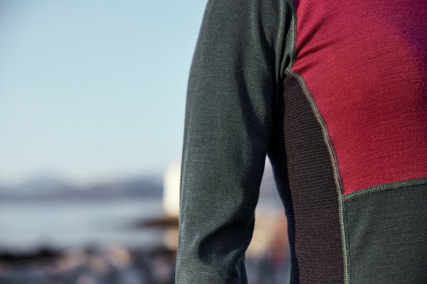 Dámské triko Devold Lauparen Merino 190 Shirt WMN Beetroot/Woods/Ink GO-245-226-A-740A 25/26